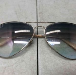 Ray-Bans RB3025 Aviator Large Metal Silver Frame Gradient Lens